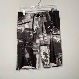 Men’s Quicksilver Board Shorts Size 32” Waist
